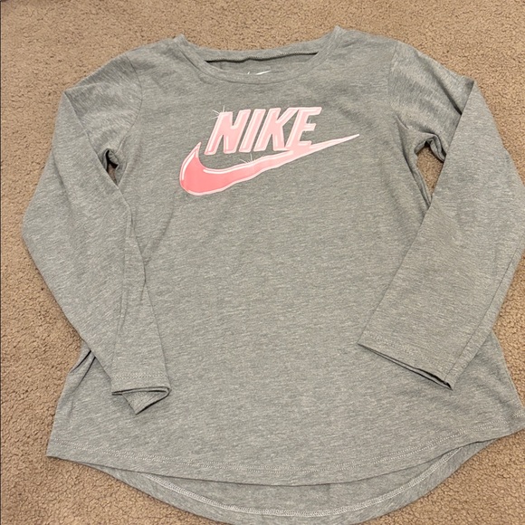 Nike Gray Top and Black Leggings Set with Pink Logo - Picture 4 of 8